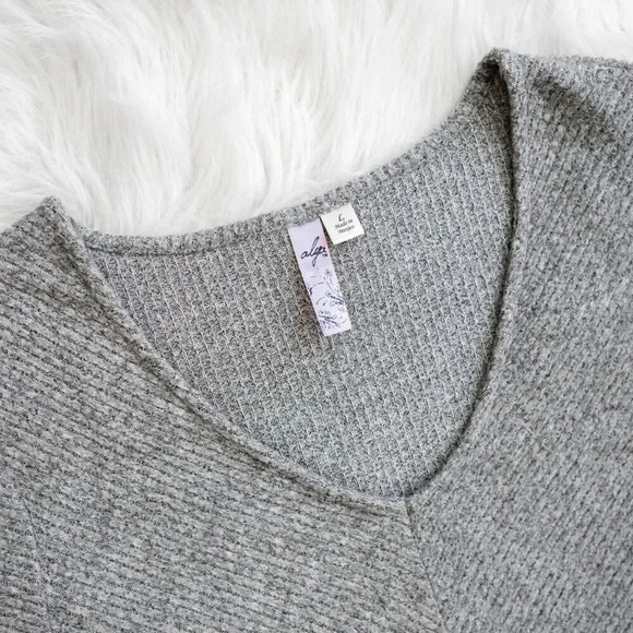 ALYA ANTHROPOLOGIE SOFT GREY SWEATER DRESS BELL SLEEVES SZ L - Picture 5 of 8